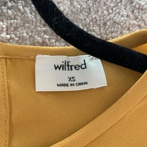 Cropped aritzia blouse